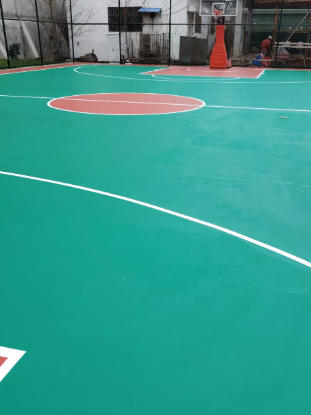 镇原 球场长期使用易出现地面开裂